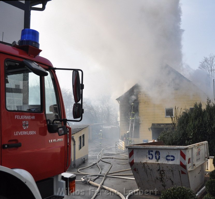 Haus komplett ausgebrannt Leverkusen P19.JPG